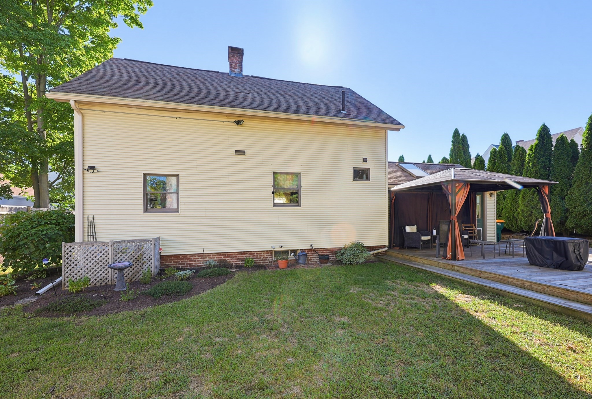 136 East Street Property Photo 32
