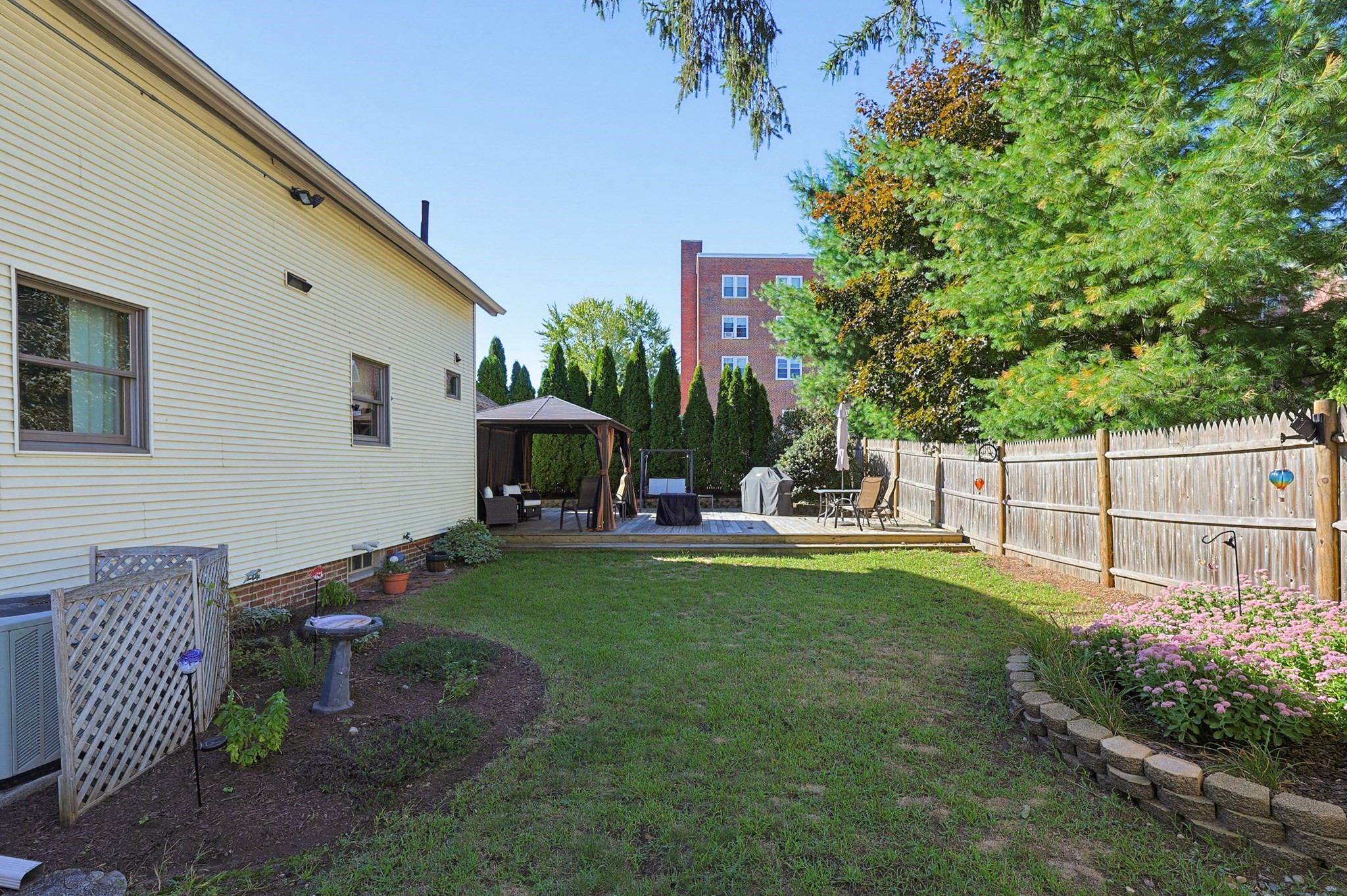 136 East Street Property Photo 33