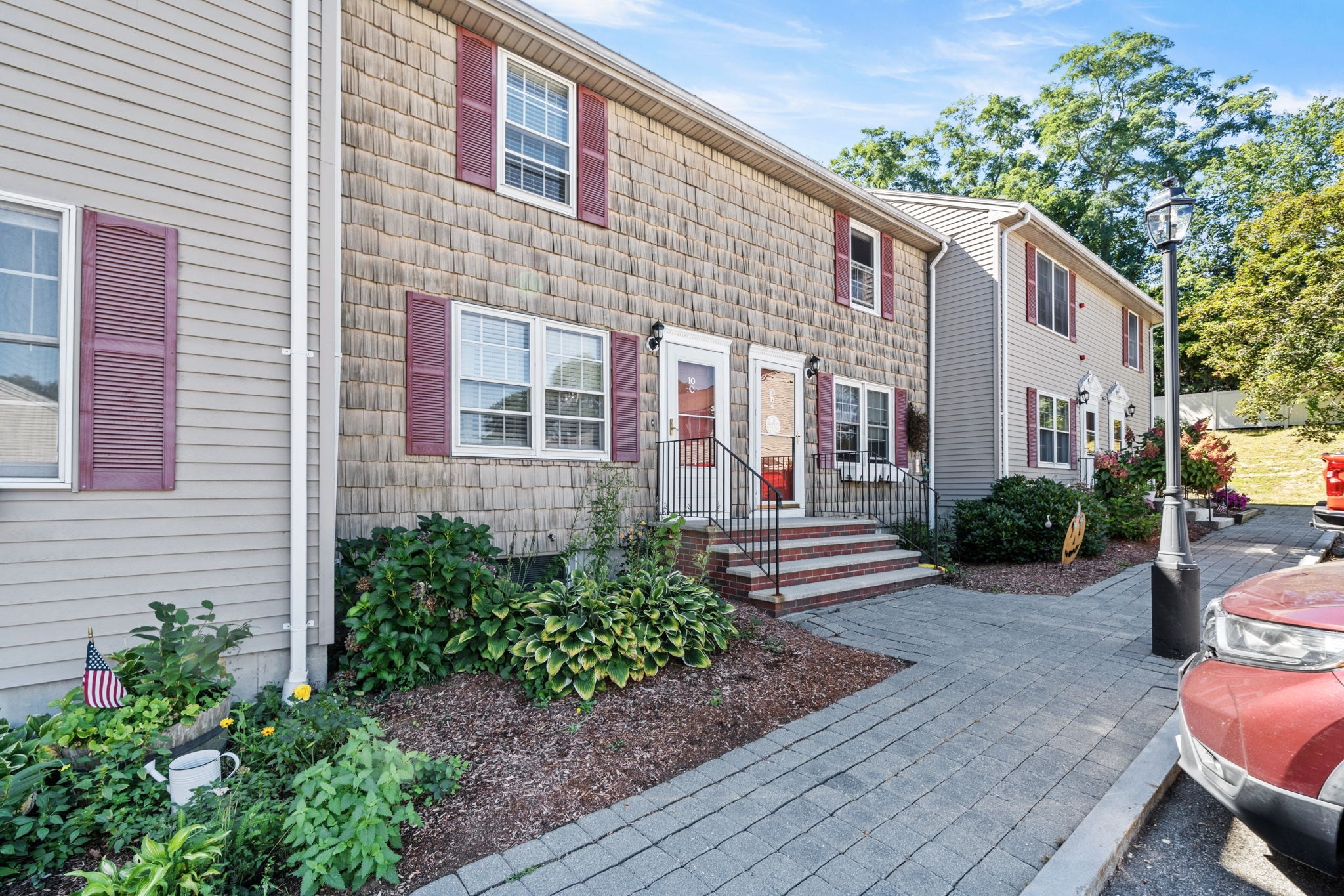 10 Oliver # C Property Photo 1