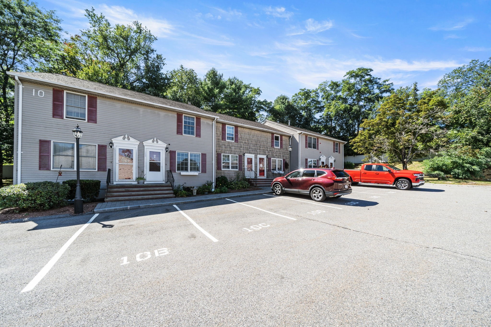 10 Oliver # C Property Photo 4