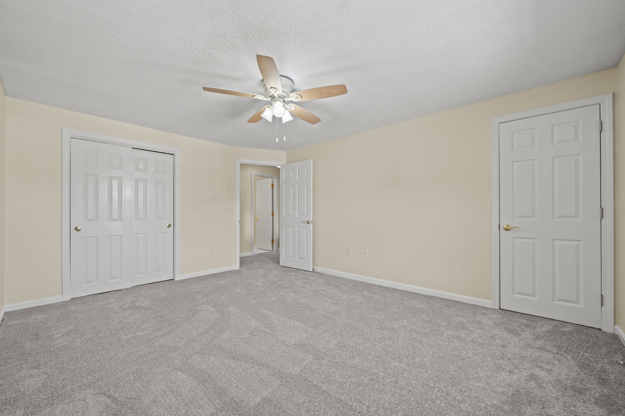 10 Oliver # C Property Photo 13
