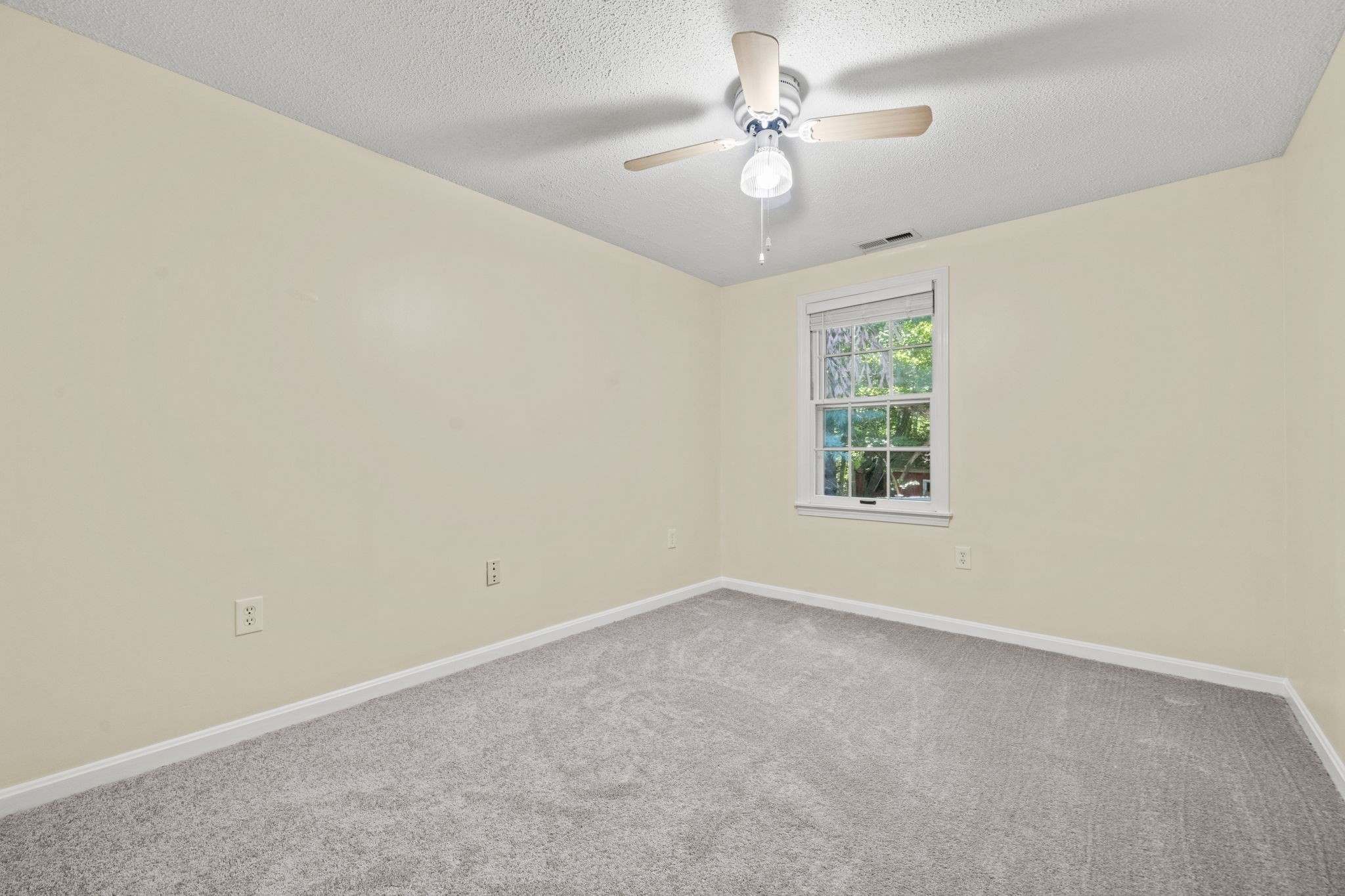 10 Oliver # C Property Photo 15