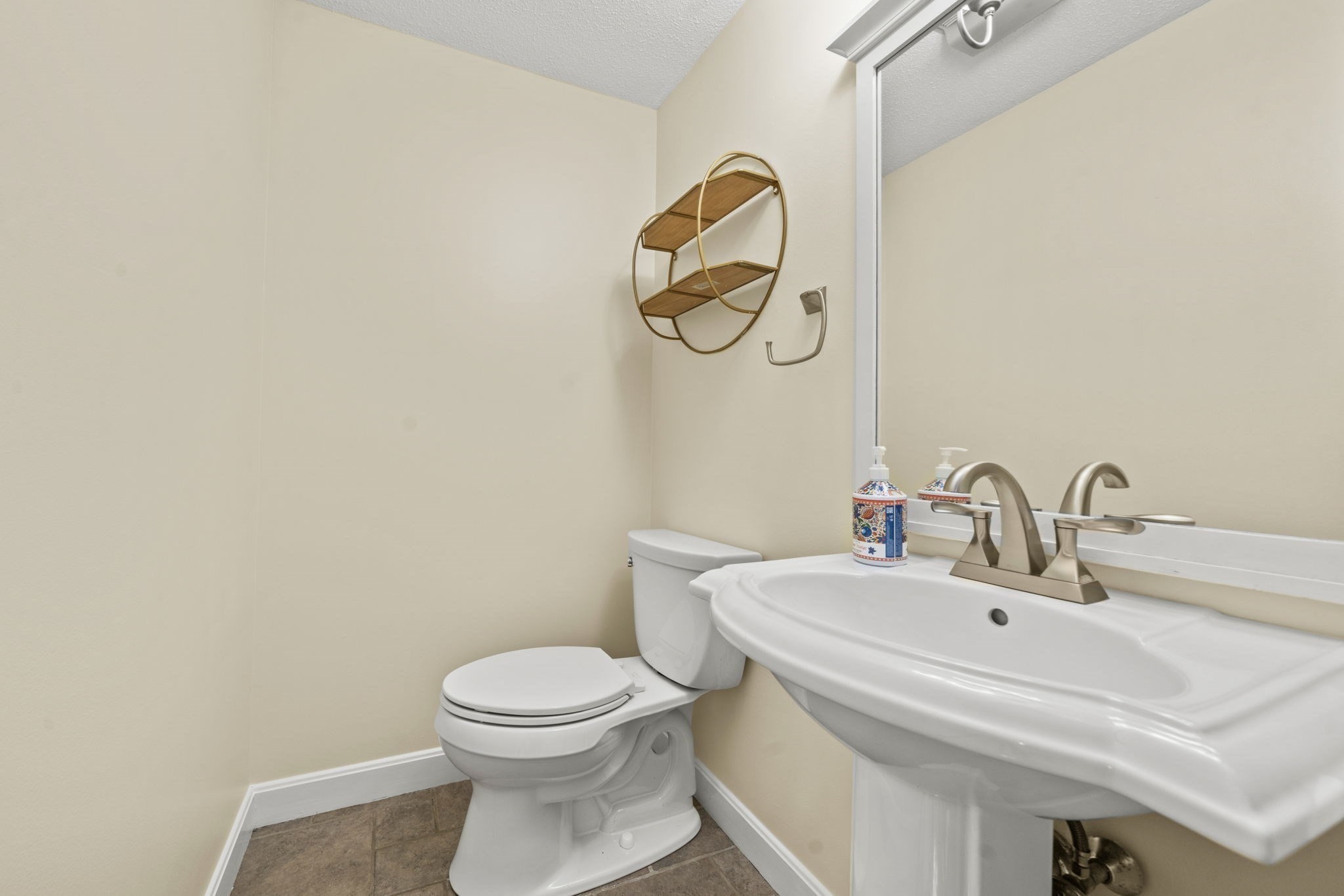 10 Oliver # C Property Photo 17