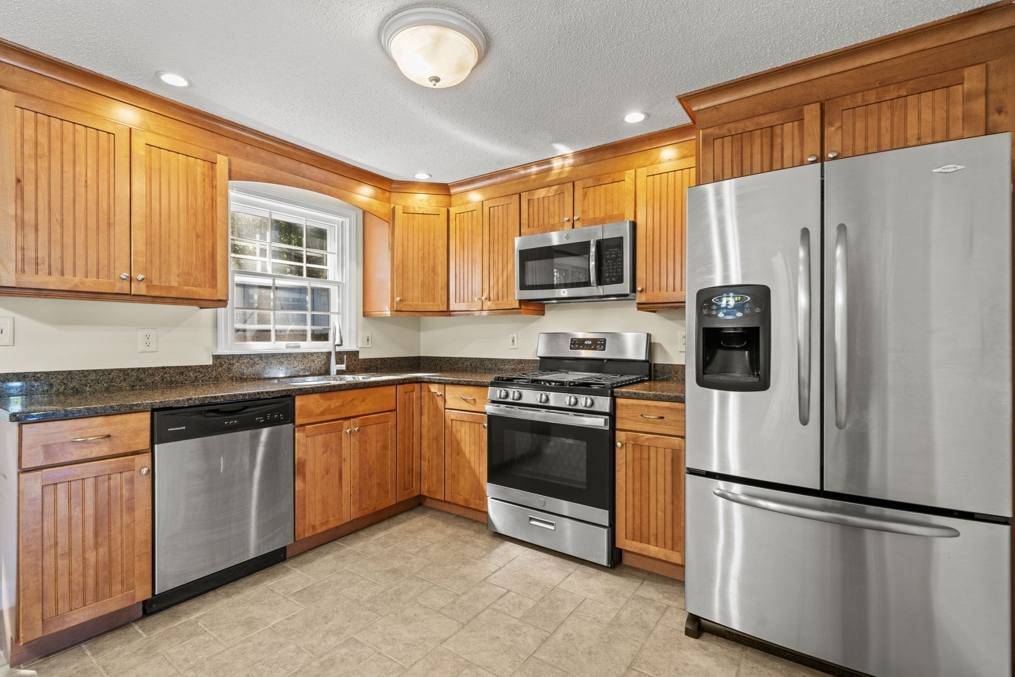 10 Oliver # C Property Photo 21