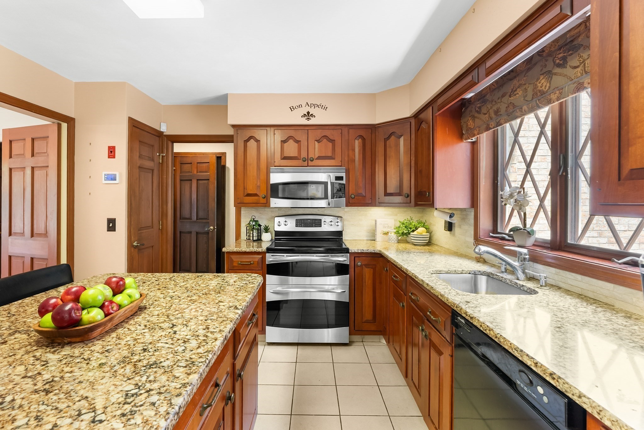 191 Fairway Drive Property Photo 3