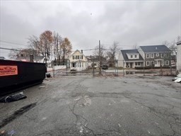 200 North St Property Photo 16