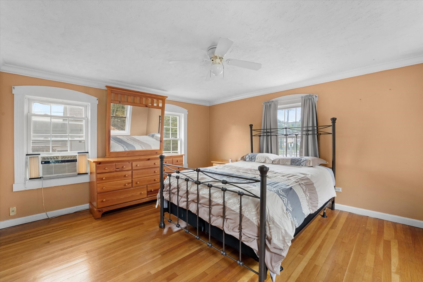 191 Pleasant St Property Photo 12
