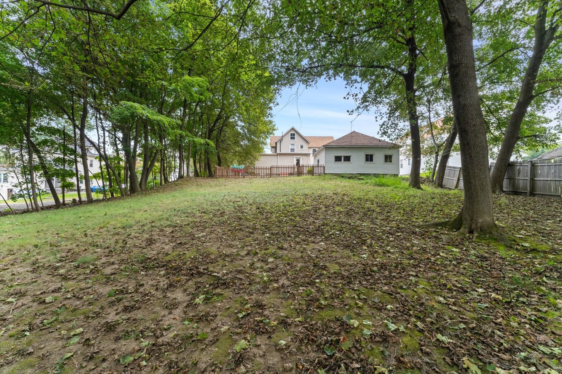 191 Pleasant St Property Photo 20