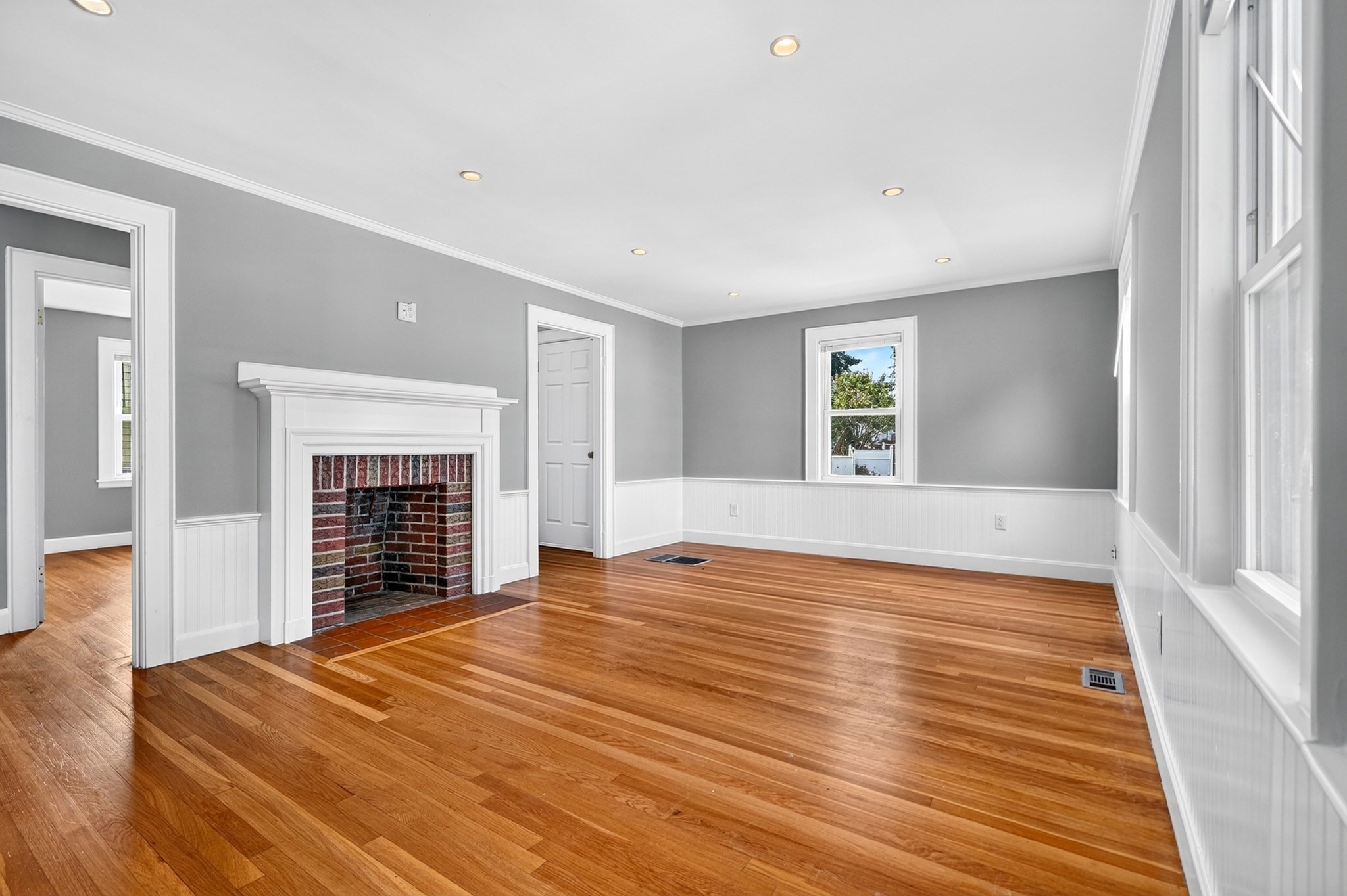 136 W Squantum St. Property Photo 2
