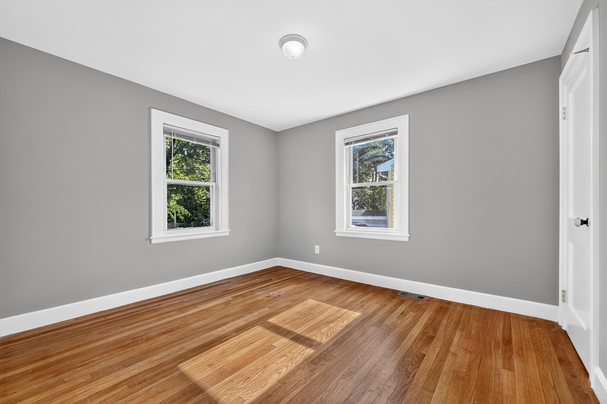 136 W Squantum St. Property Photo 10