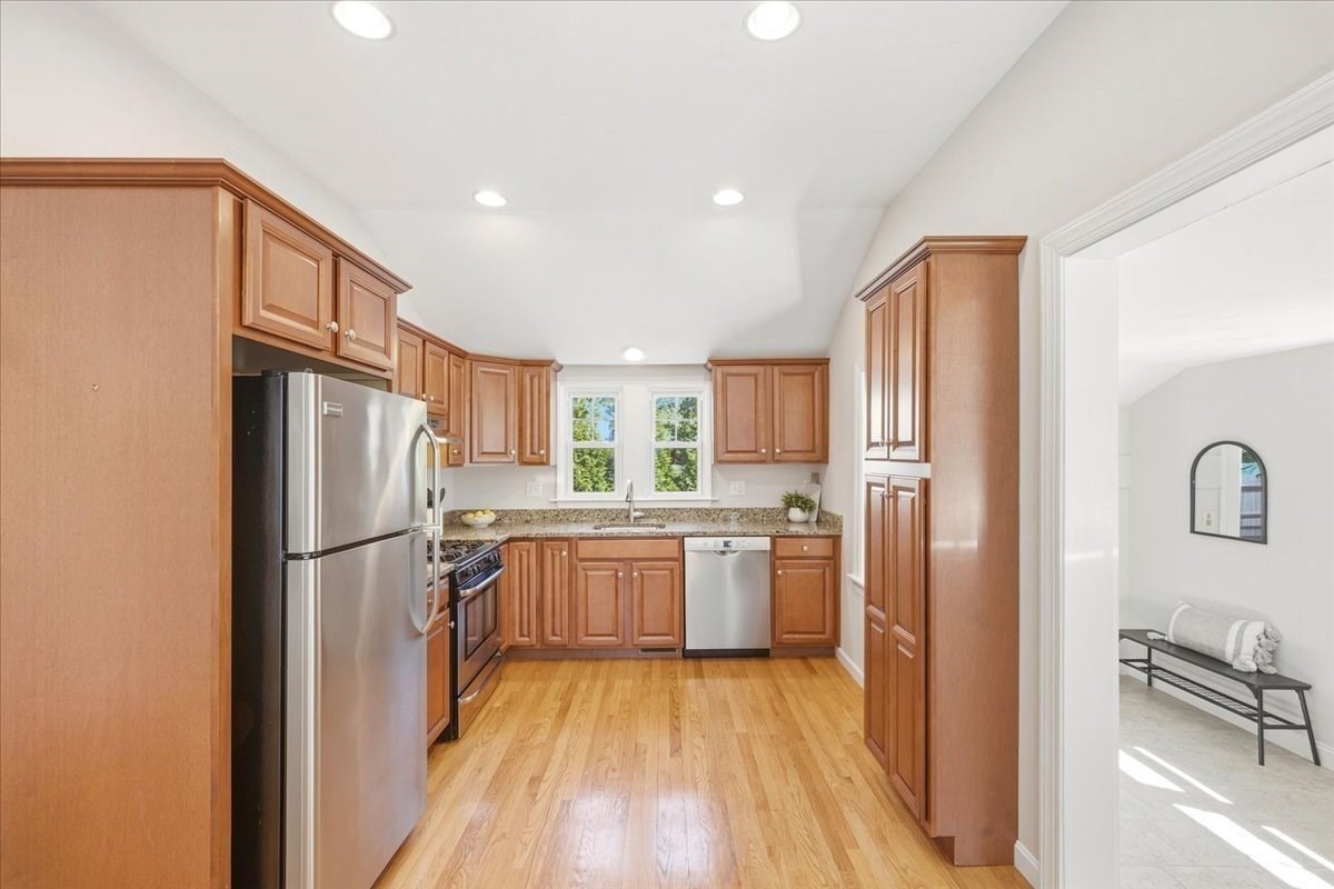 37 Brook Property Photo 13