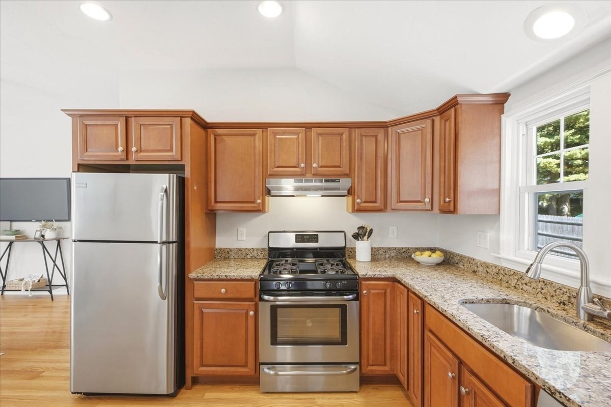 37 Brook Property Photo 15