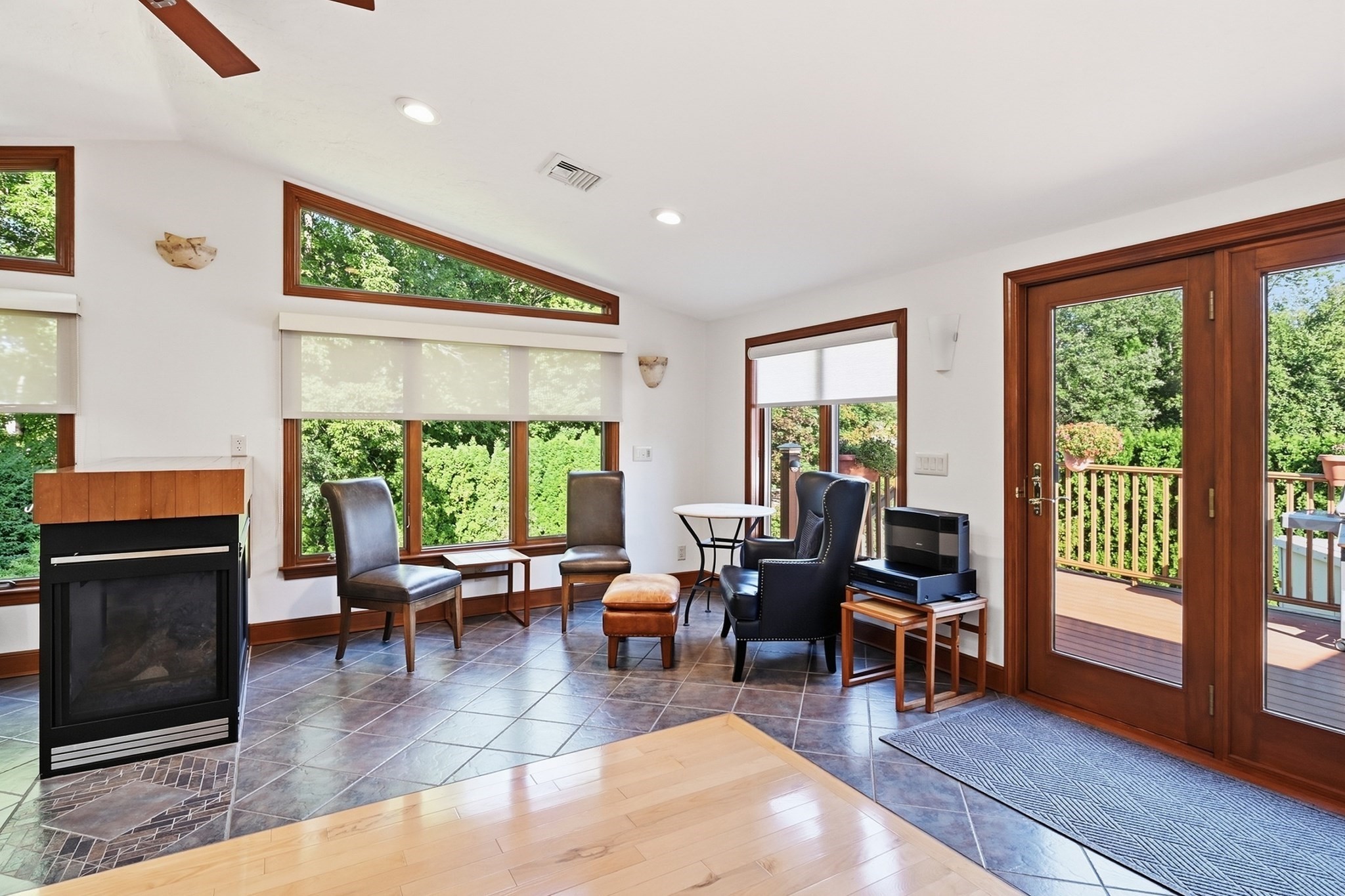 21 Old Meetinghouse Rd Property Photo 8