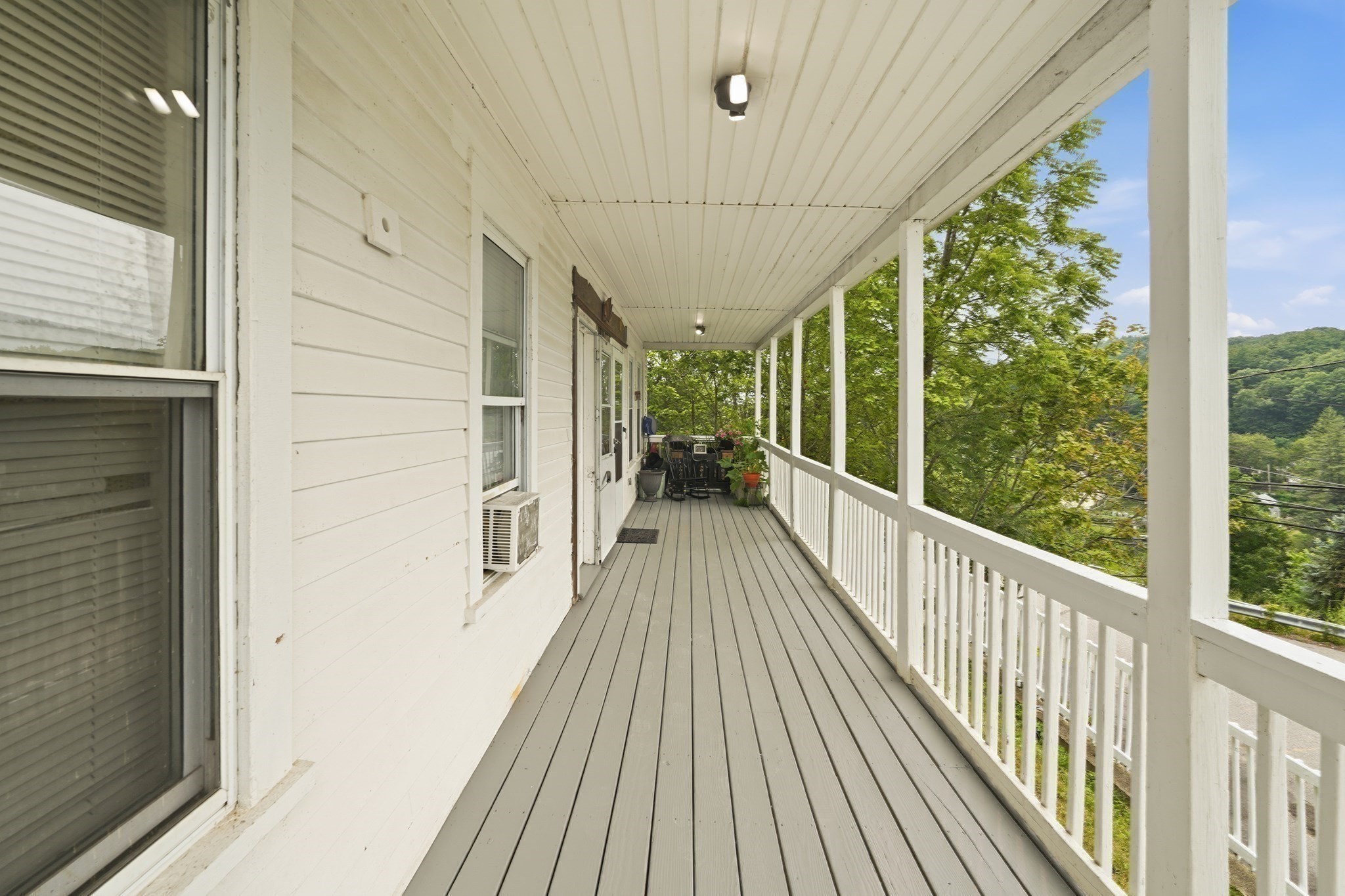 1 Oak St Property Photo 10