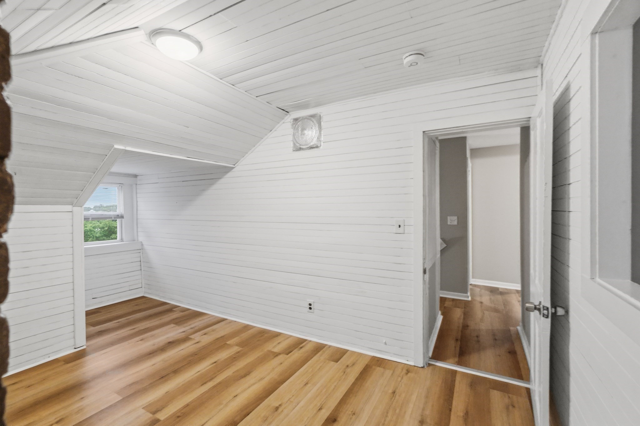 1 Oak St Property Photo 17