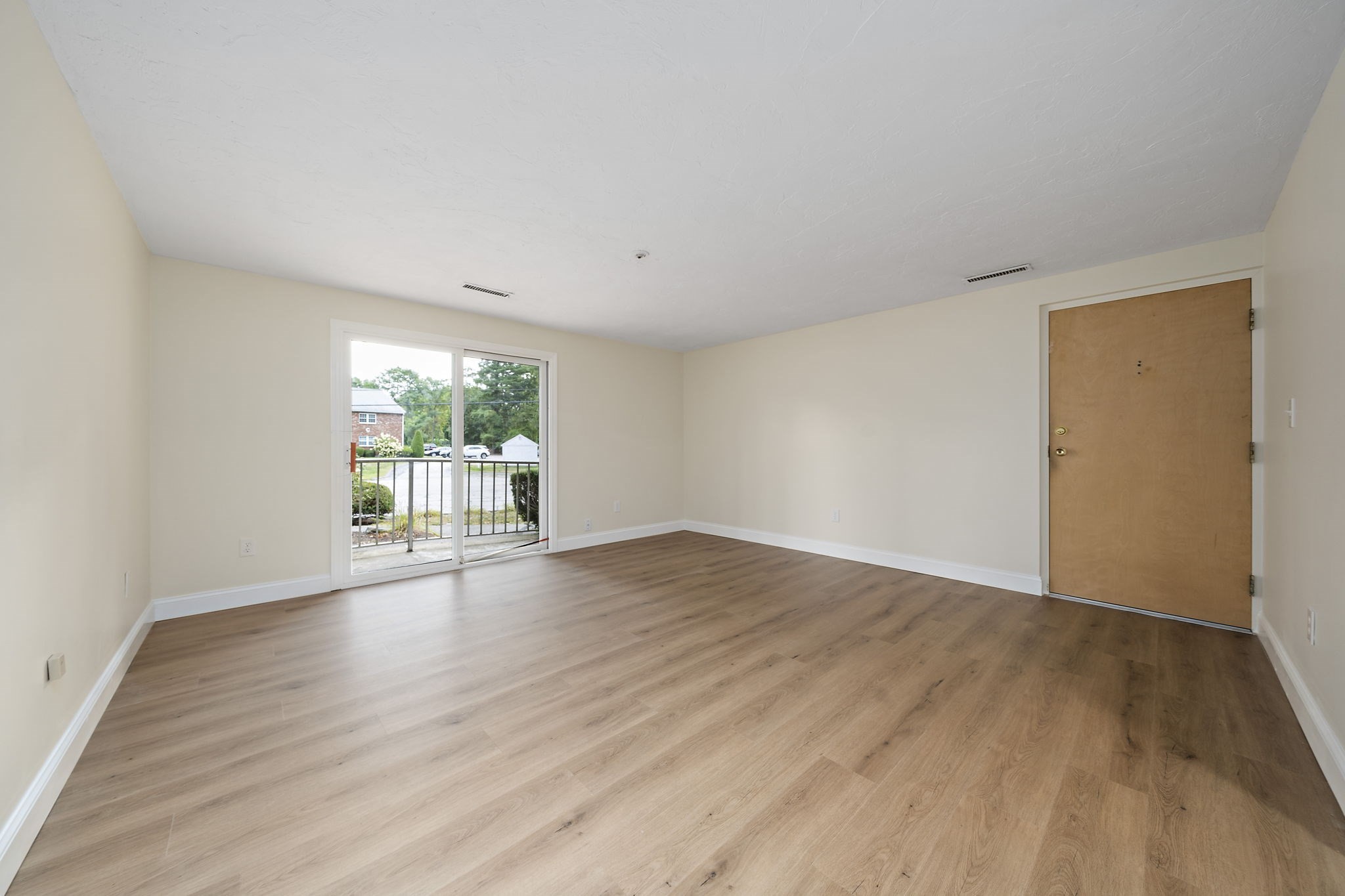 18 Kingswood Dr # 5 Property Photo 10
