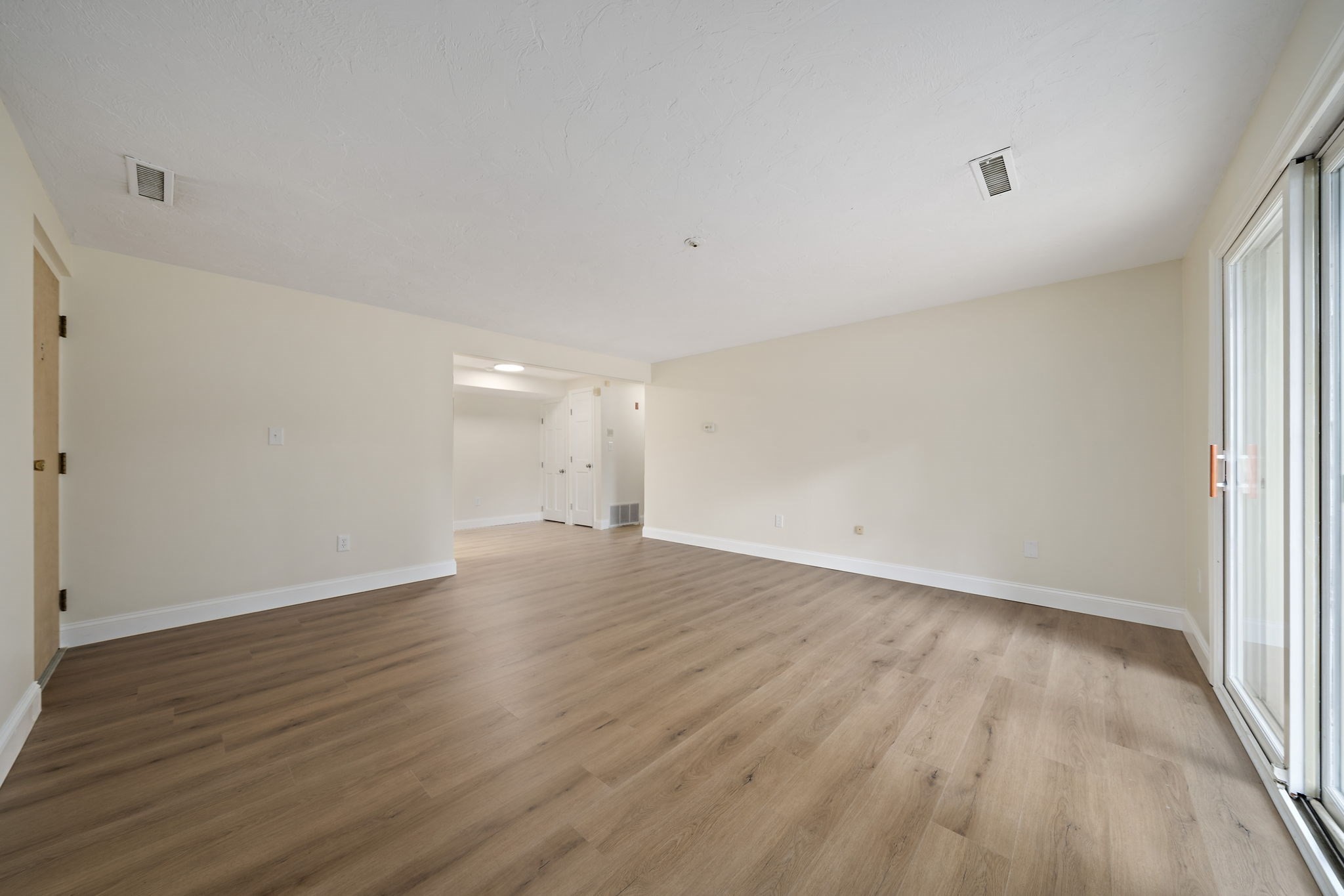 18 Kingswood Dr # 5 Property Photo 12