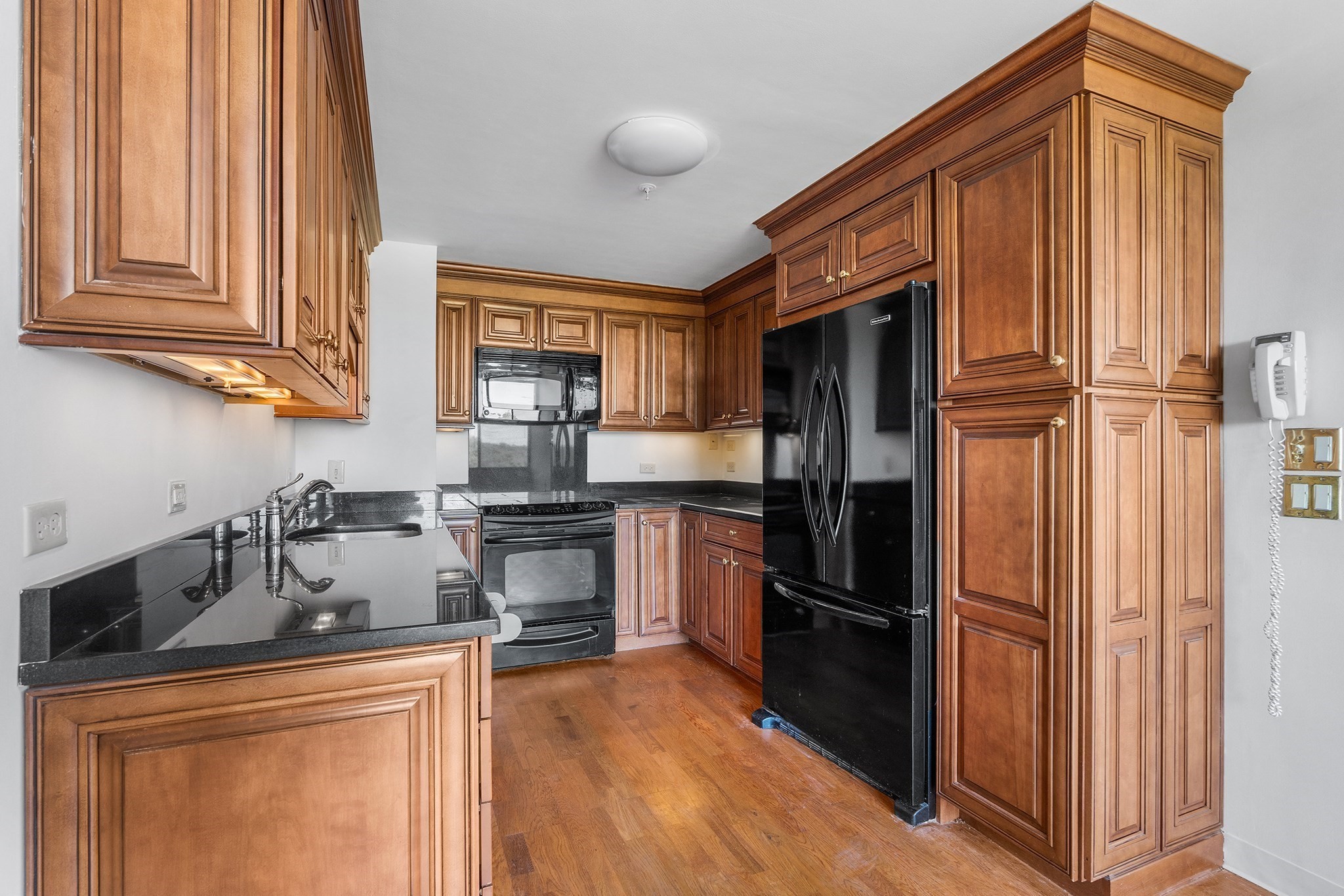 250 Hammond Pond Pkwy # 1006n Property Photo 5
