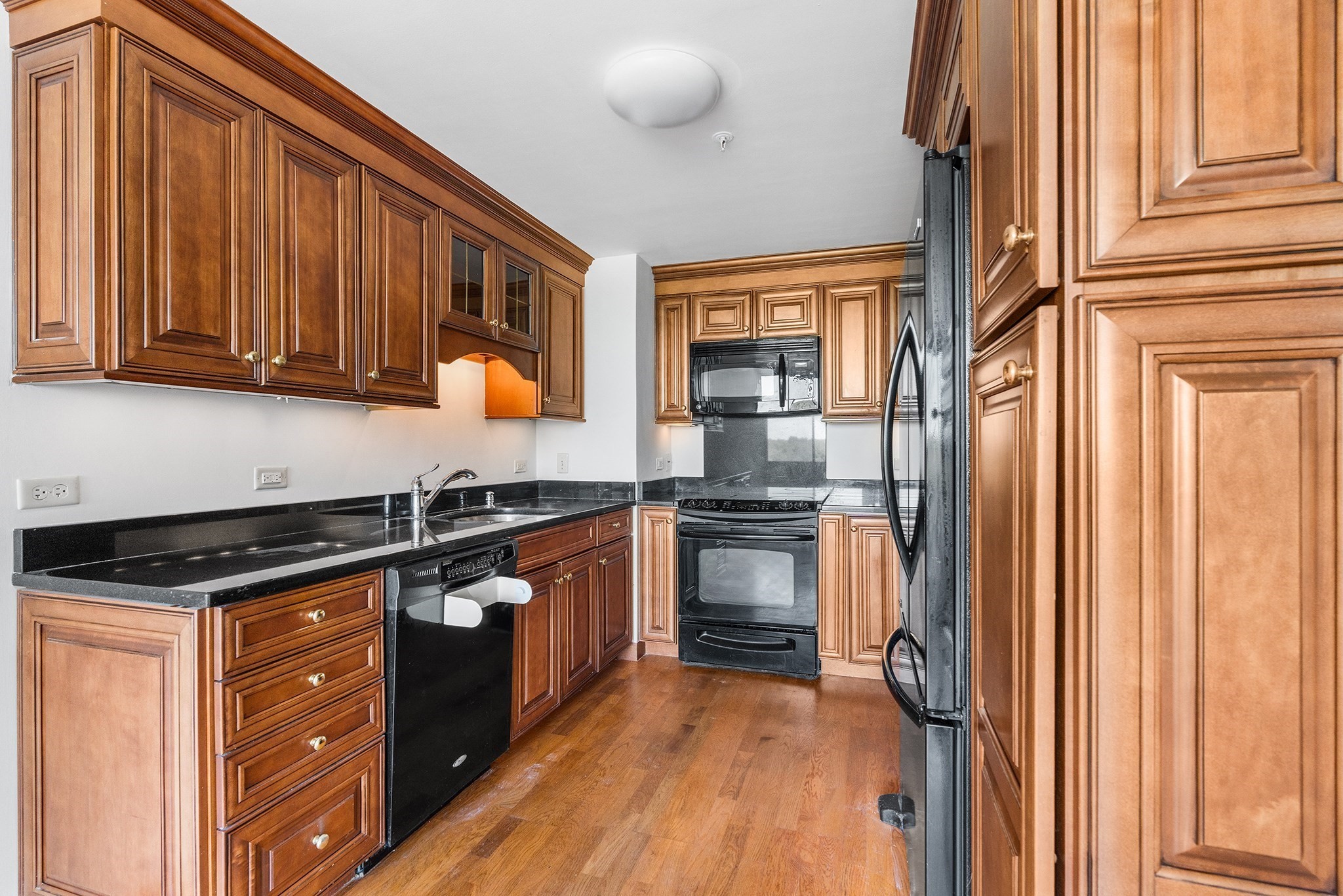 250 Hammond Pond Pkwy # 1006n Property Photo 6
