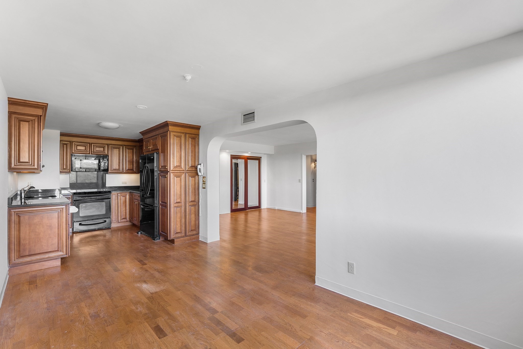 250 Hammond Pond Pkwy # 1006n Property Photo 7