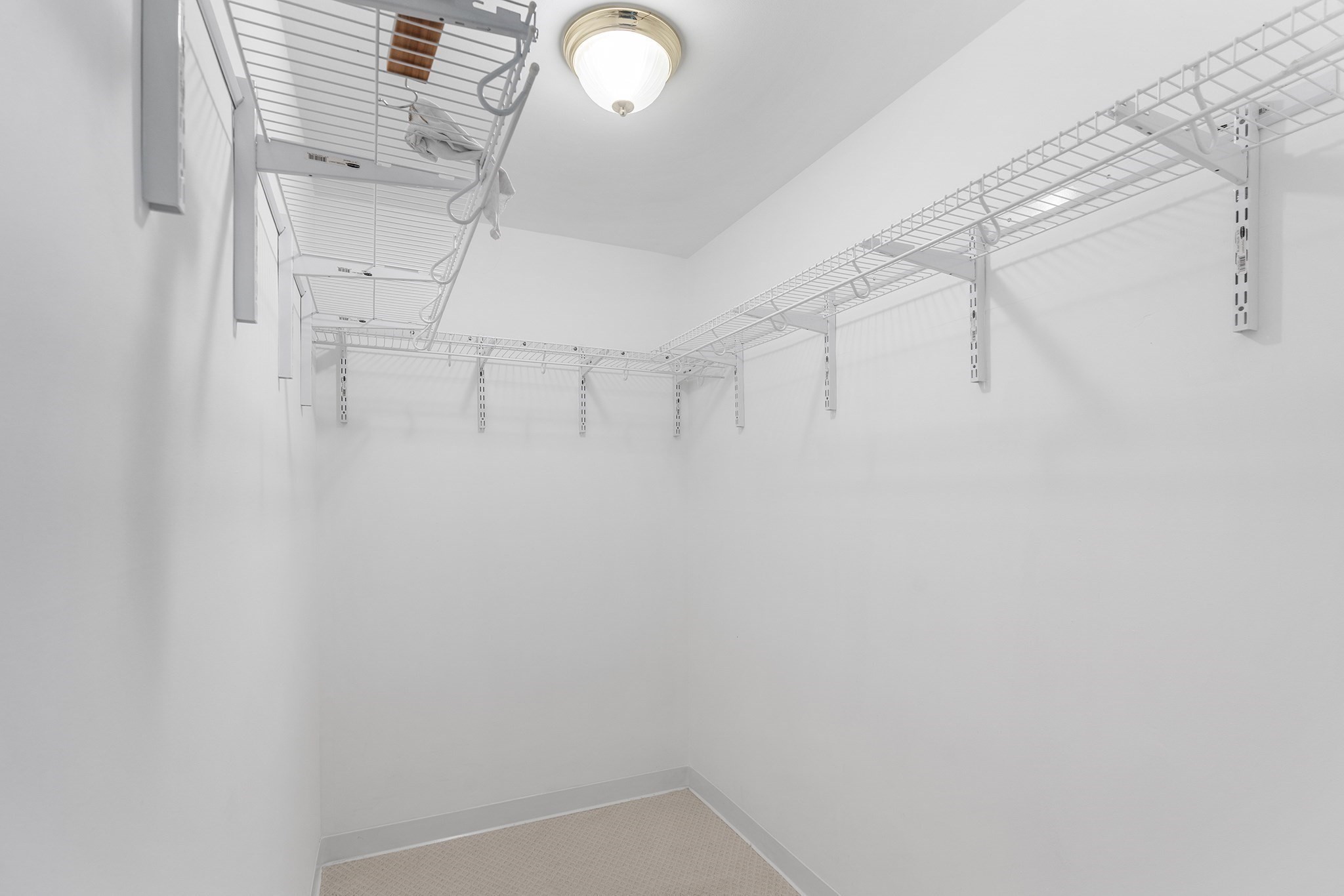 250 Hammond Pond Pkwy # 1006n Property Photo 14