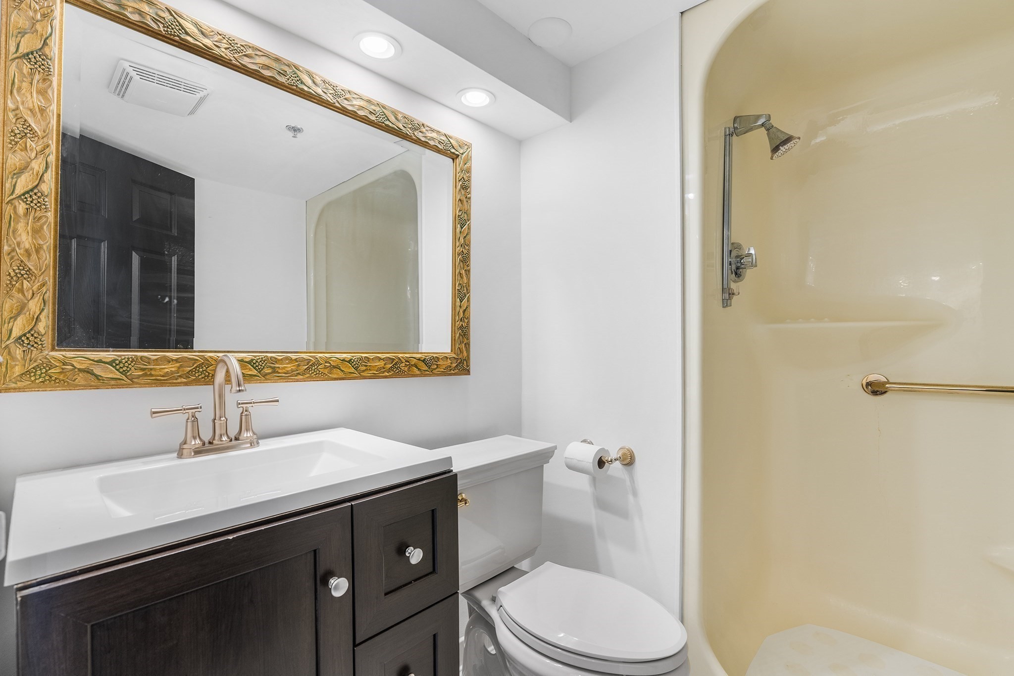 250 Hammond Pond Pkwy # 1006n Property Photo 15