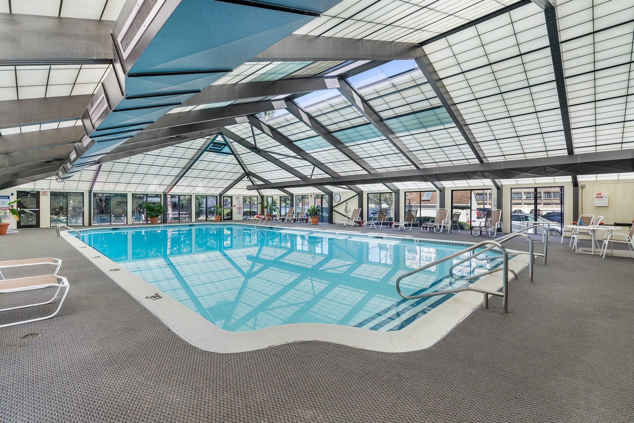 250 Hammond Pond Pkwy # 1006n Property Photo 34