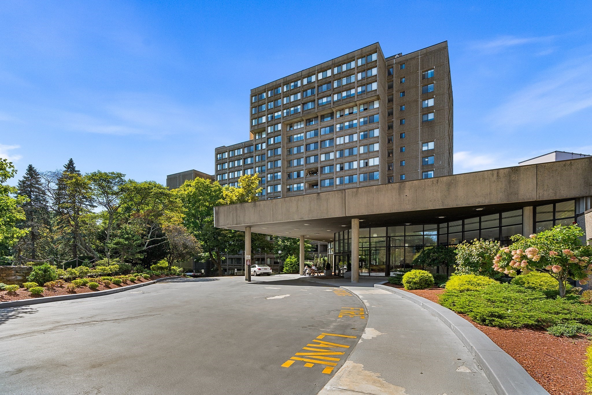 250 Hammond Pond Pkwy # 1006n Property Photo 36