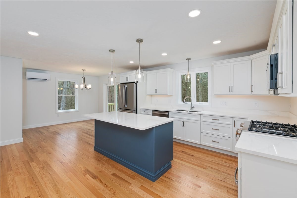 1152 Bridge St Property Photo 10