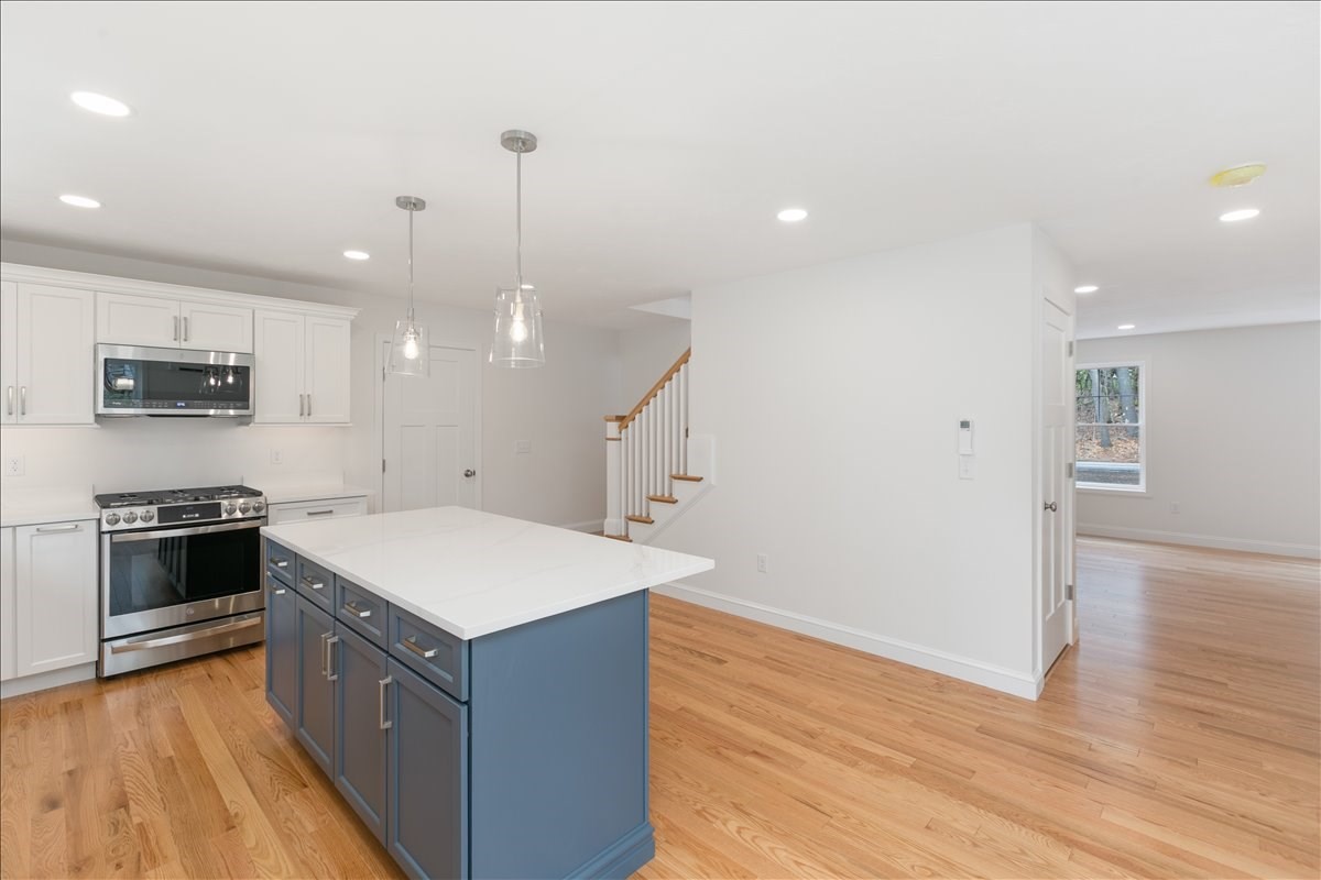 1152 Bridge St Property Photo 14