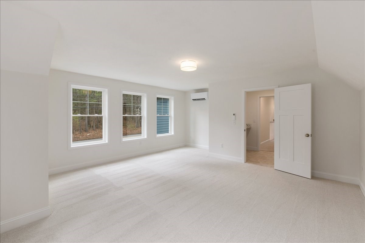 1152 Bridge St Property Photo 34