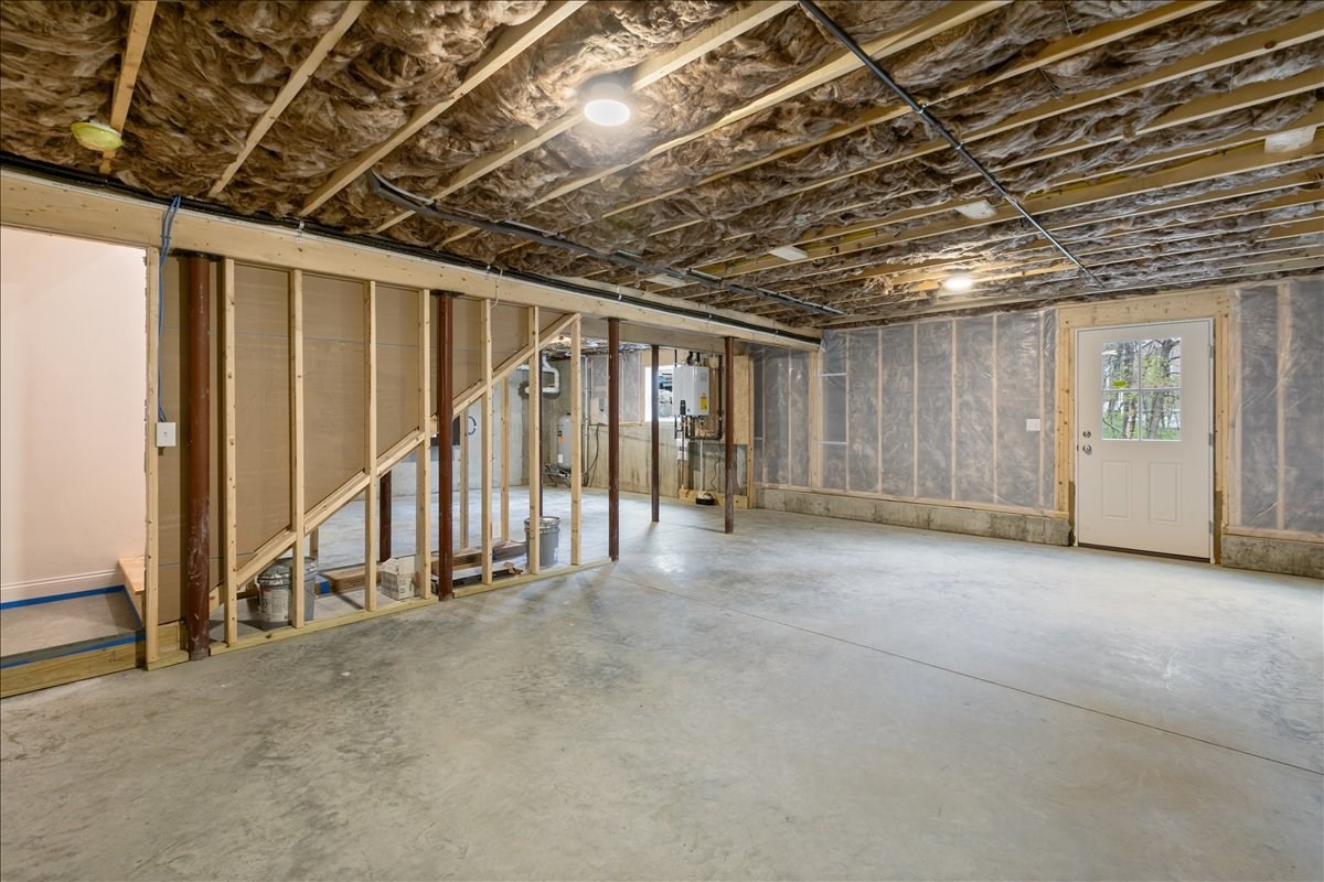1152 Bridge St Property Photo 36
