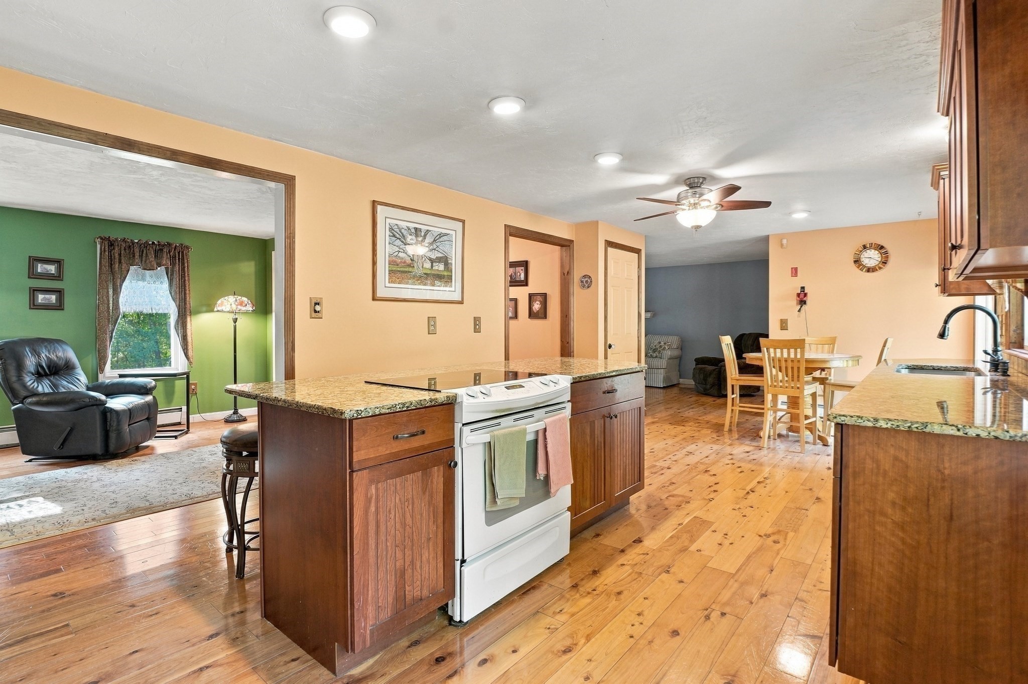 10 Flaxfield Road Property Photo 9