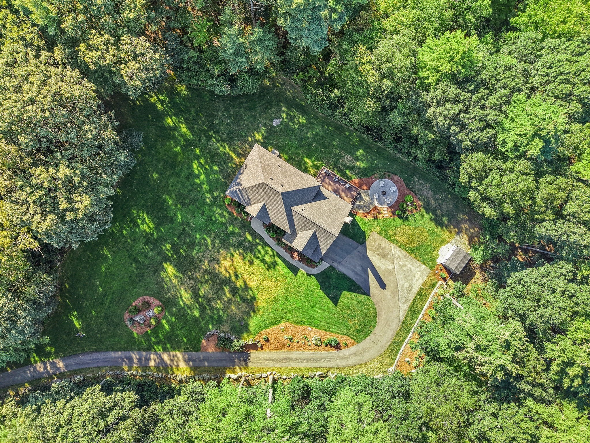 68 Quaker Lane Property Photo 3
