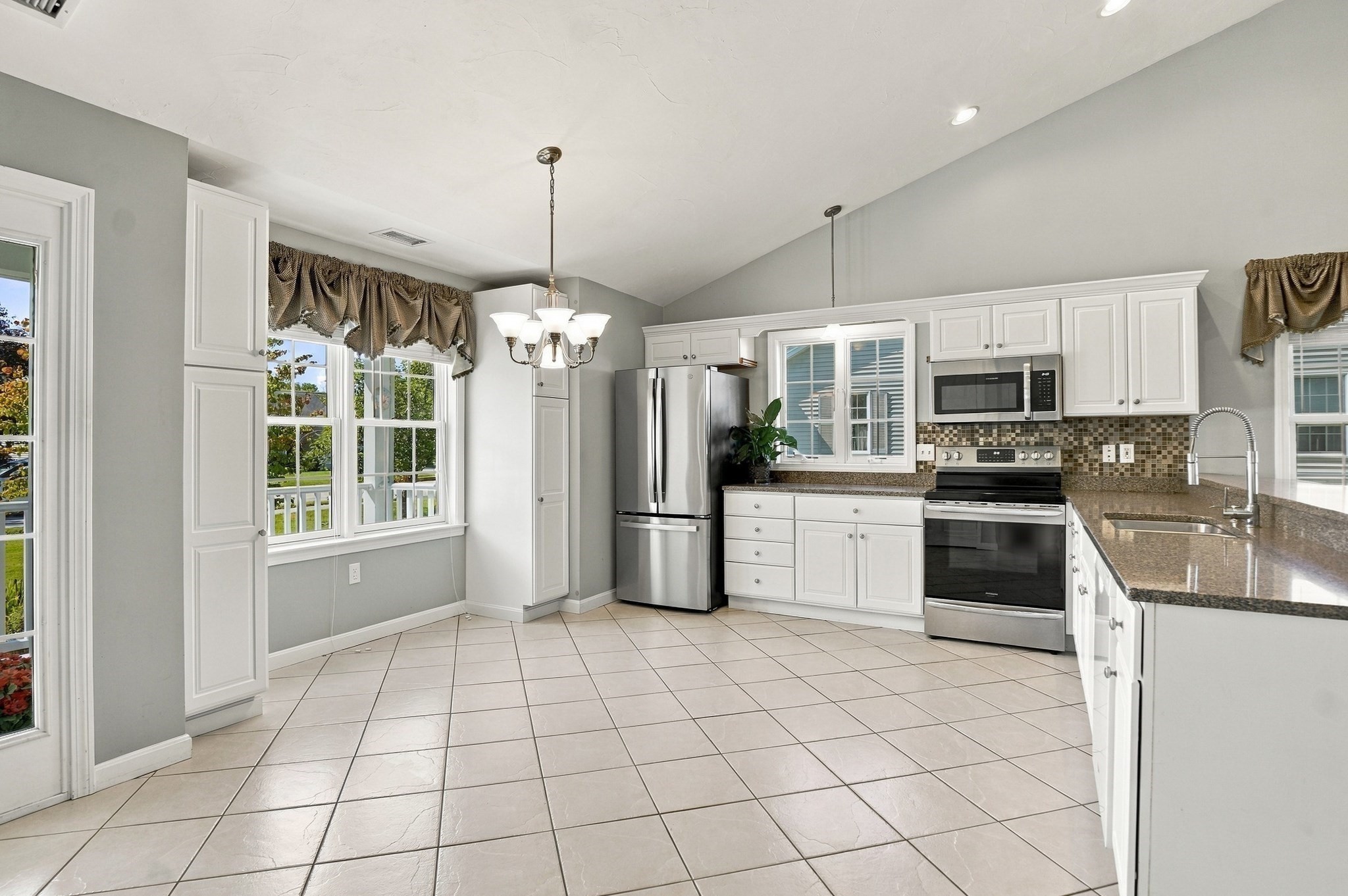 4 Concord Court # A Property Photo 11