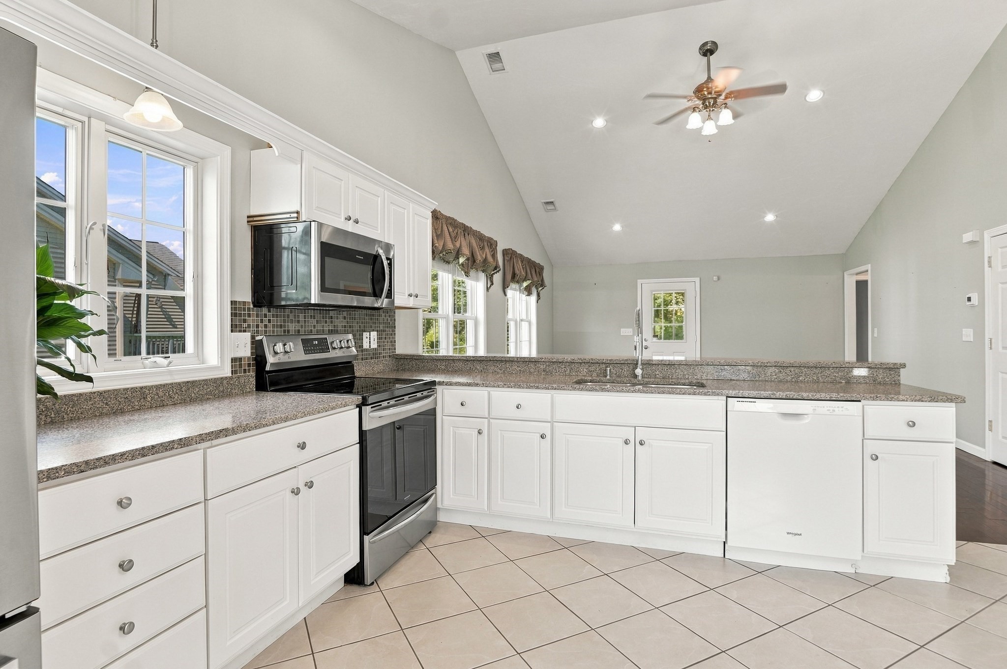 4 Concord Court # A Property Photo 12