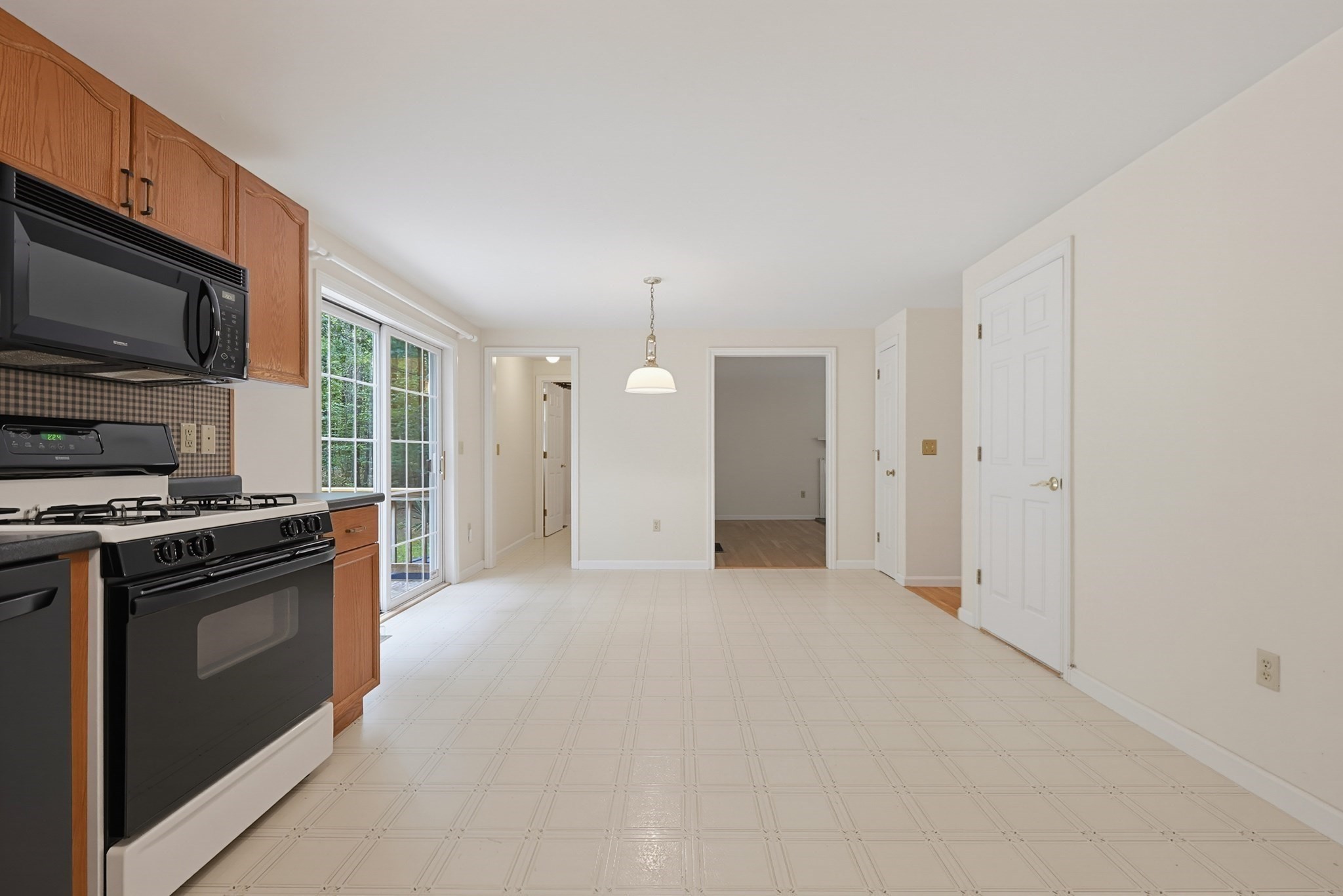 48 Boynton Street Property Photo 9