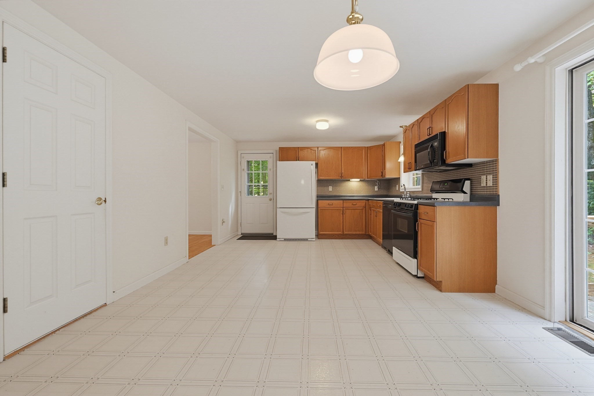 48 Boynton Street Property Photo 10