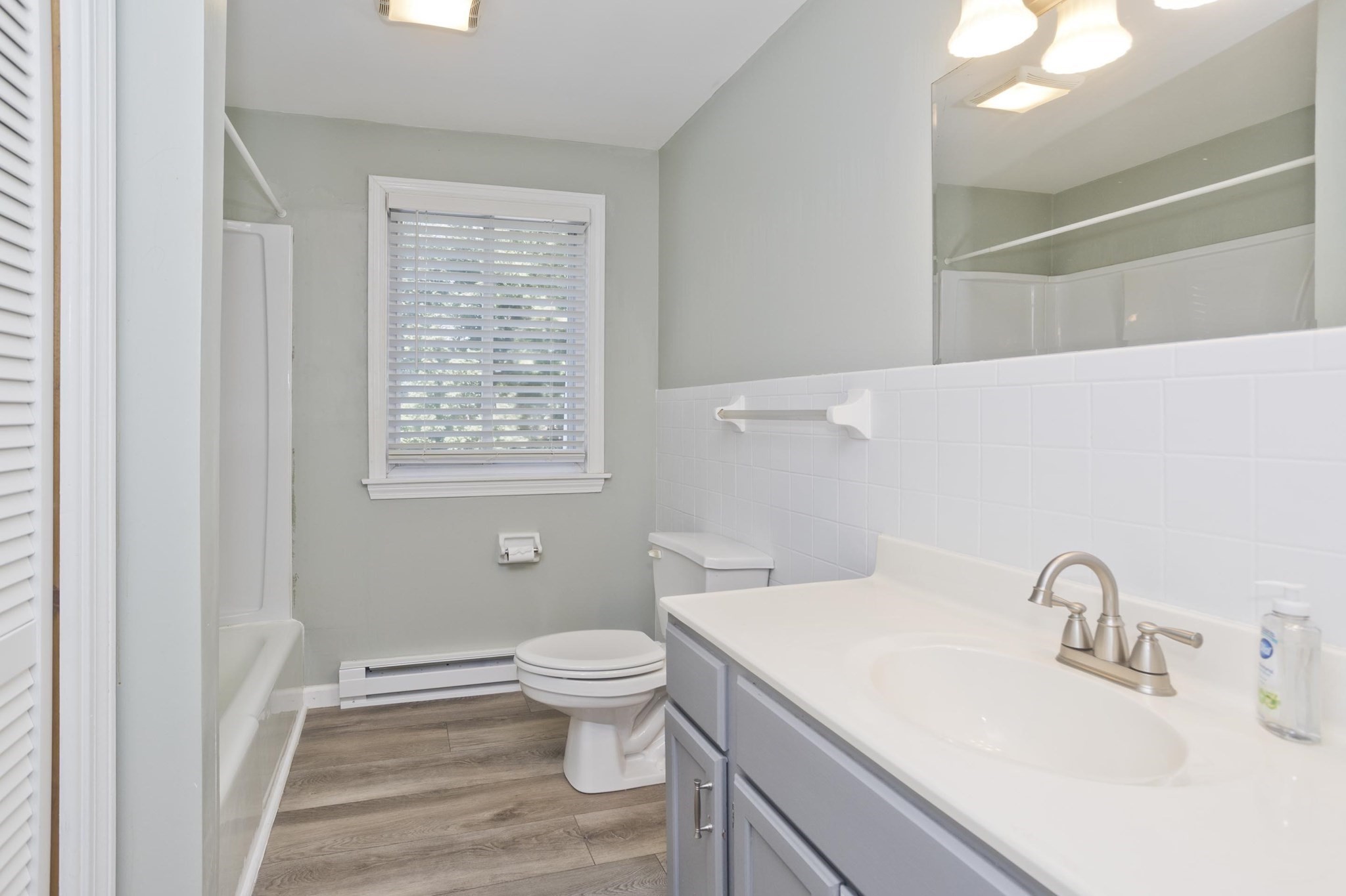 20 Lawrence Ave # 38c Property Photo 13