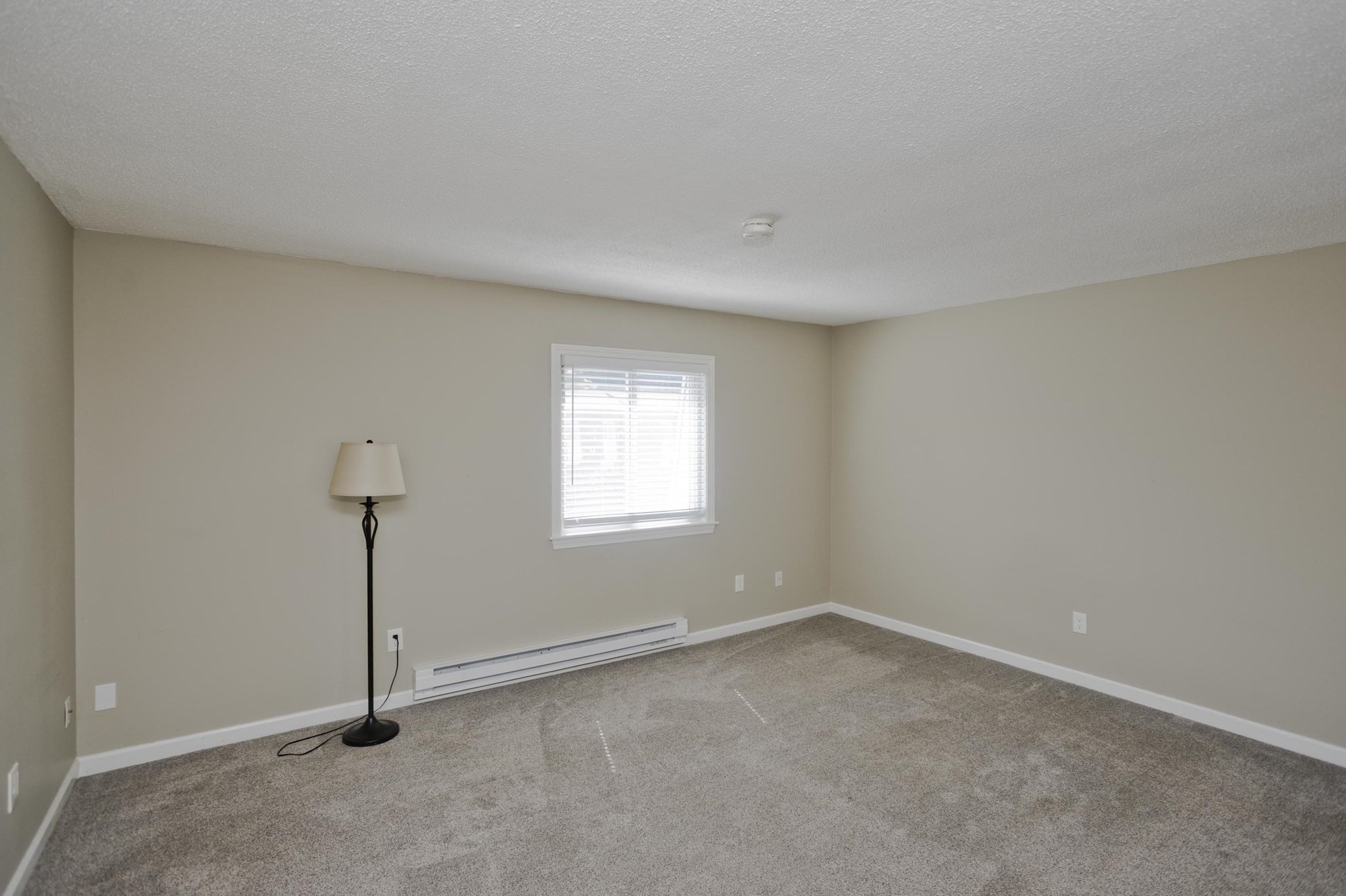 20 Lawrence Ave # 38c Property Photo 17