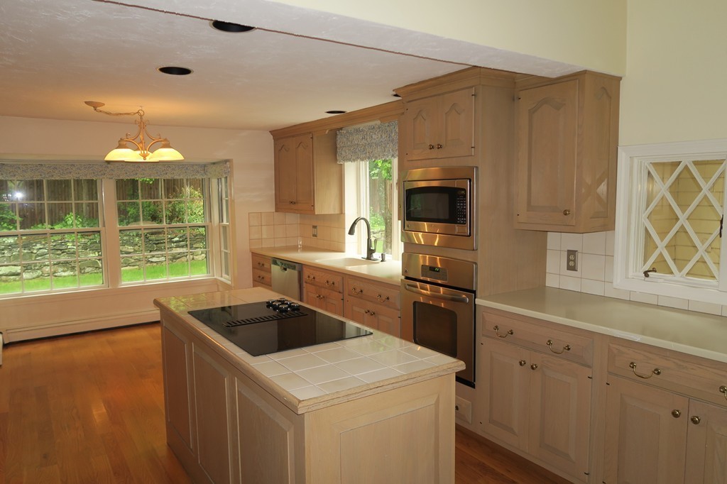 395 Boston Post Rd Property Photo 4