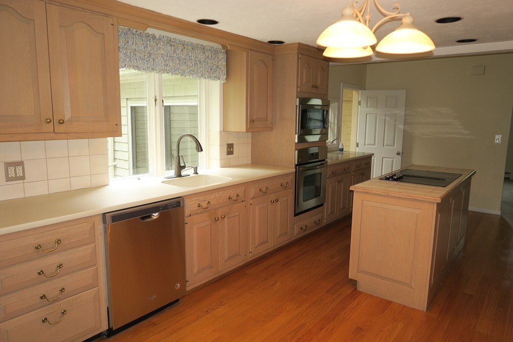 395 Boston Post Rd Property Photo 6