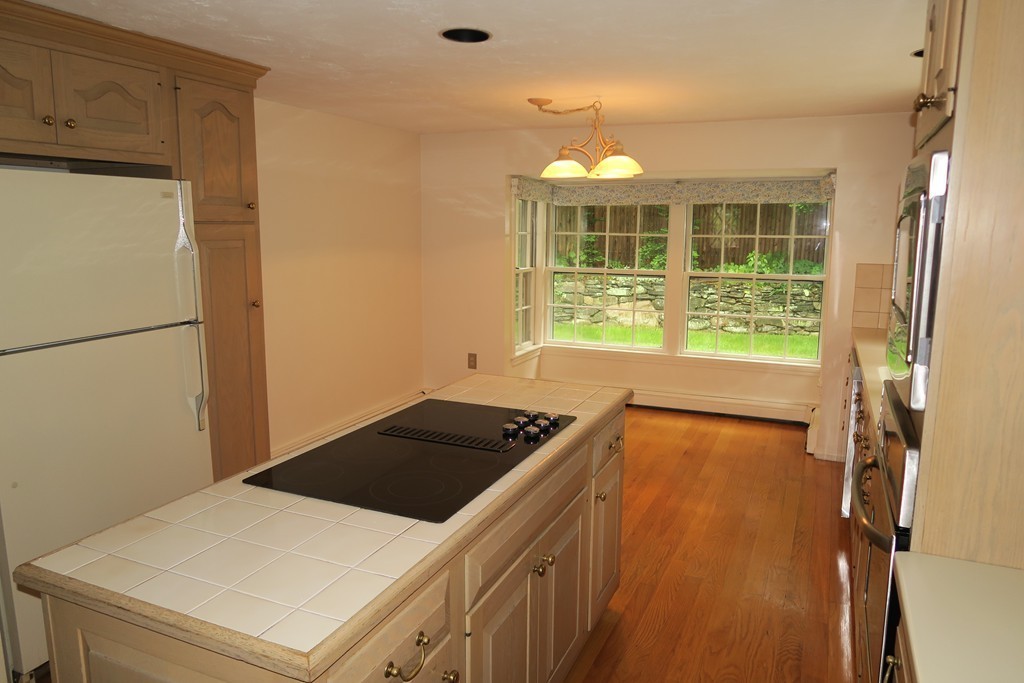 395 Boston Post Rd Property Photo 8