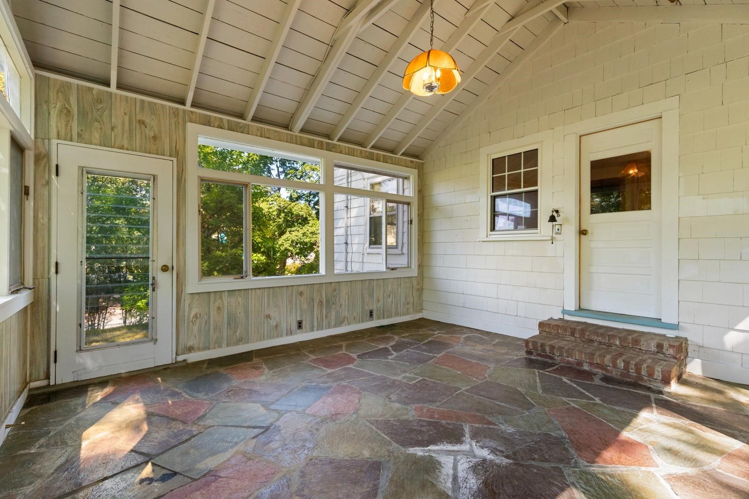 40 Valentine Rd Property Photo 21