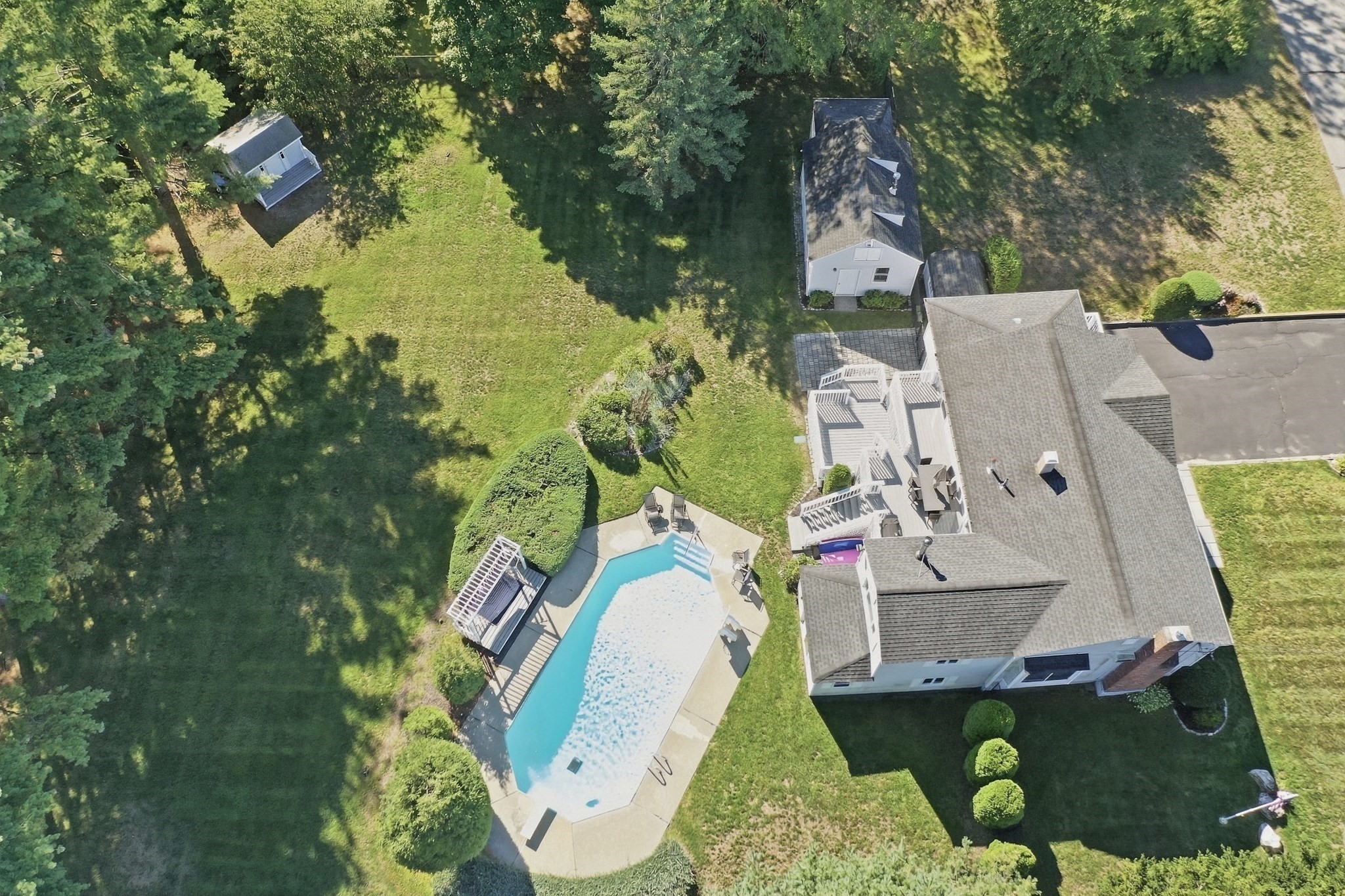 6 Ashdale Drive Property Photo 3