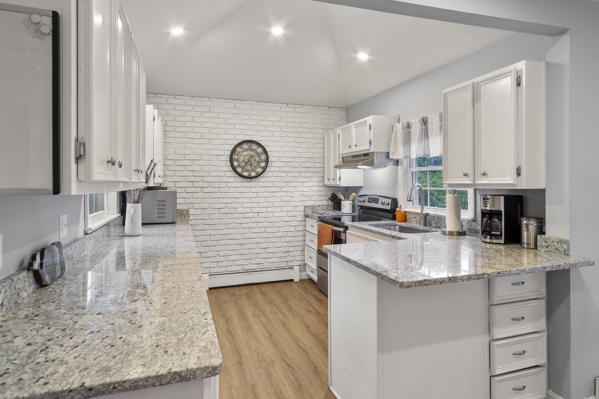 68 Leonard Street Property Photo 4