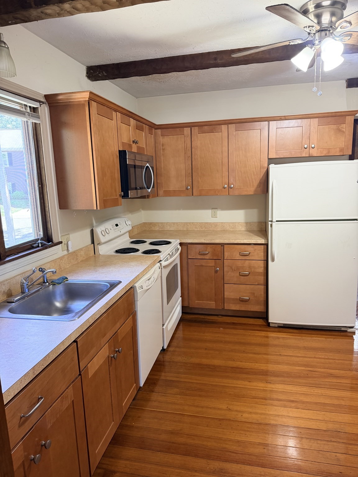 330 West St Property Photo 2