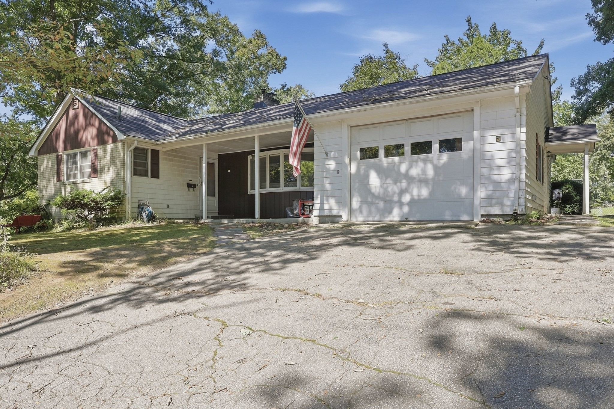 5 Donna Lane Property Photo 1