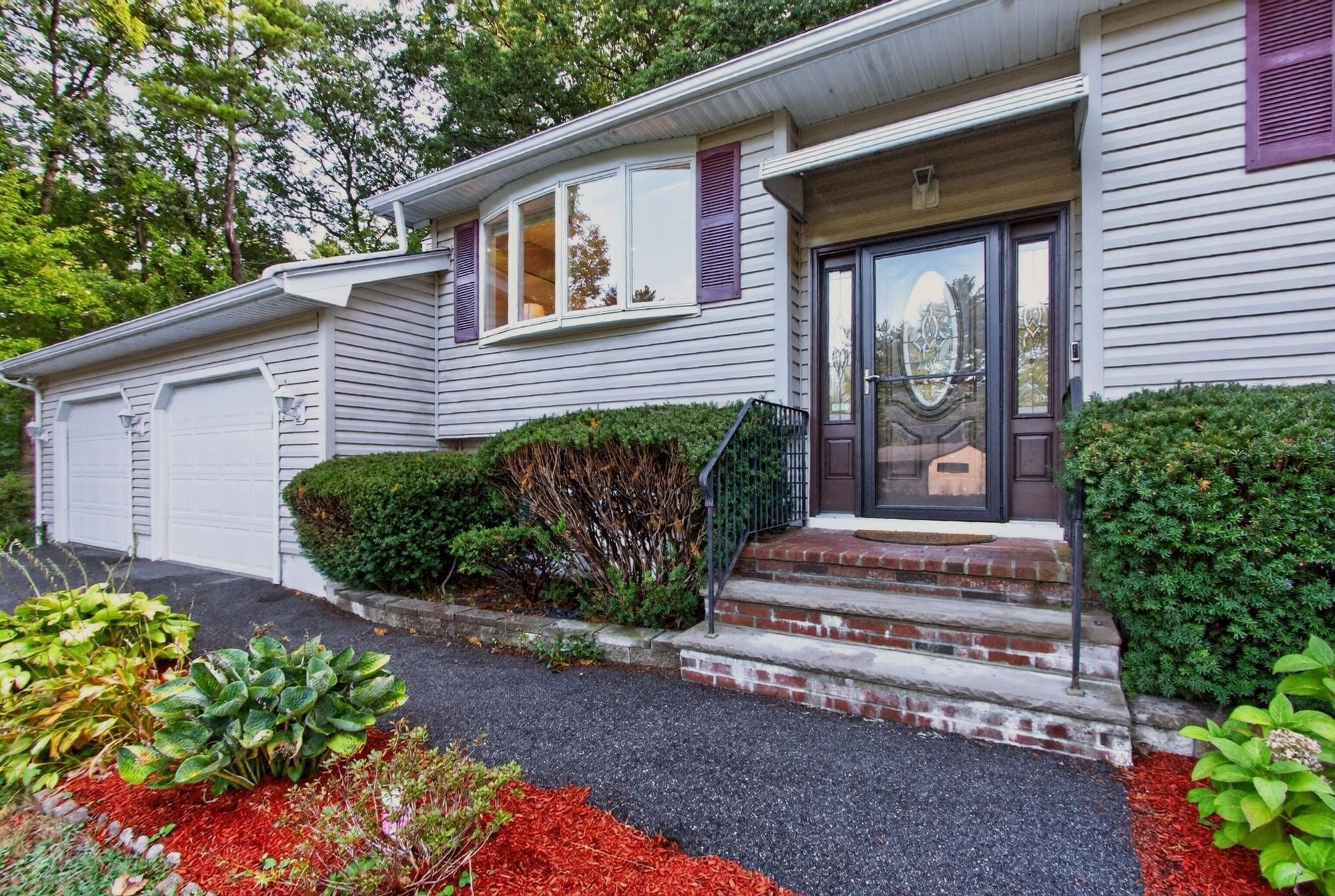 2 Blossom Dr Property Photo 1