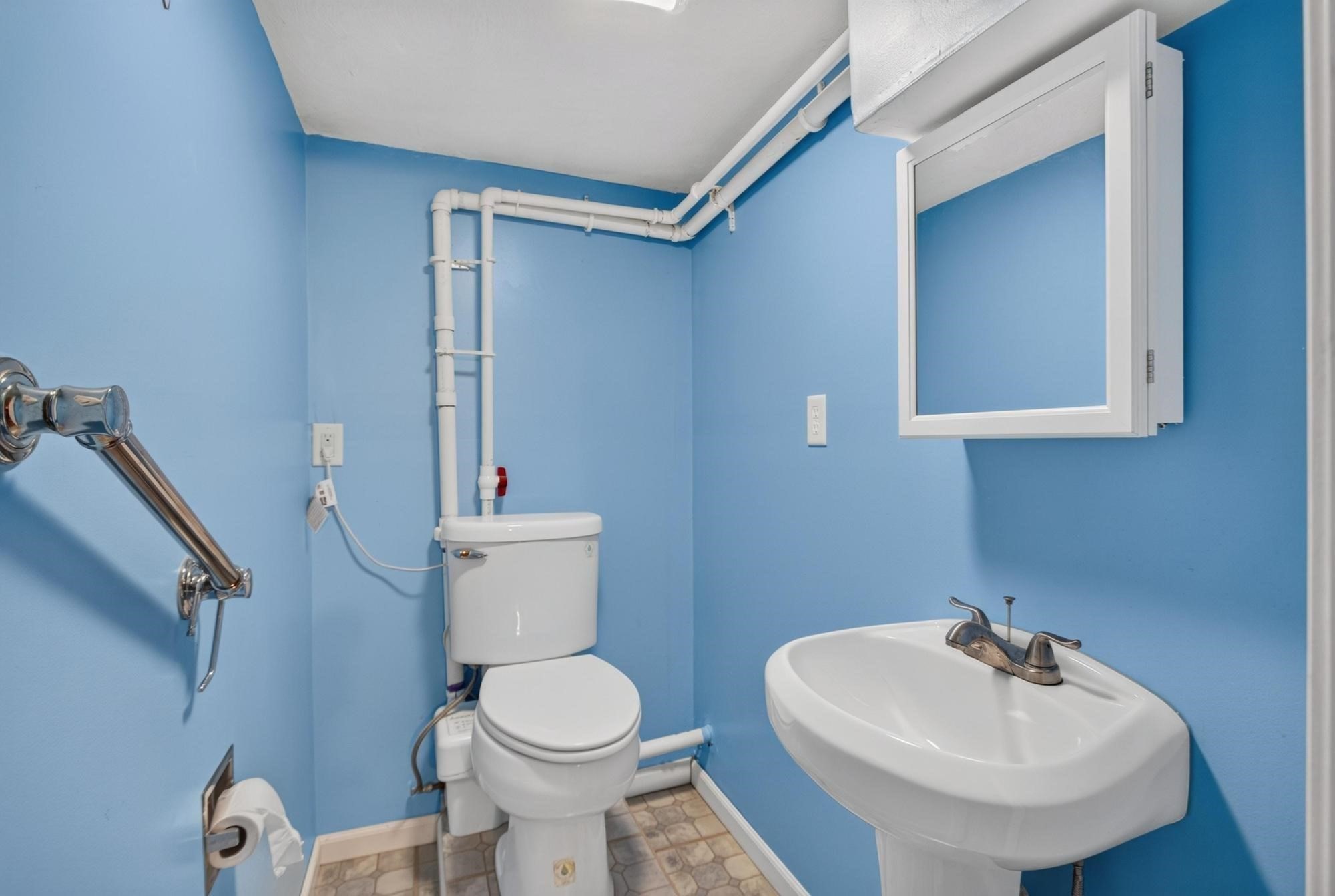 2 Blossom Dr Property Photo 22